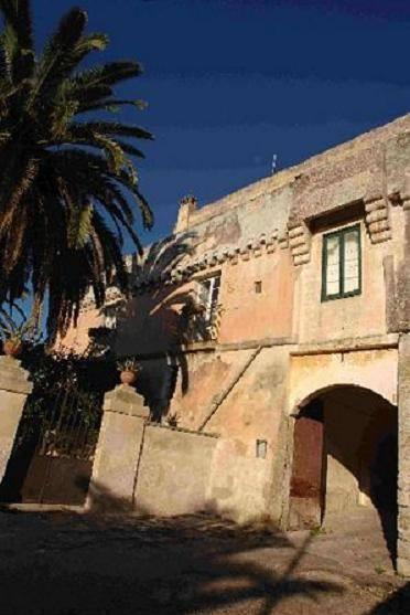 Castello Petraroli