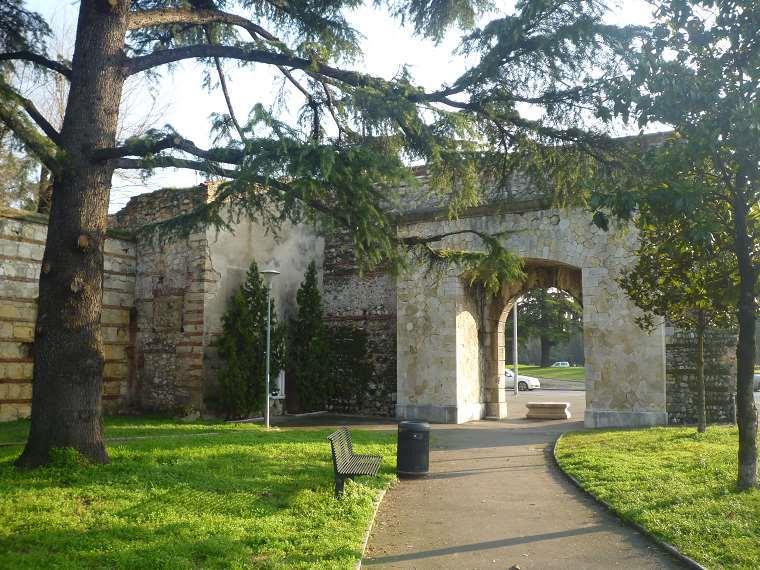 Porta Vittoria