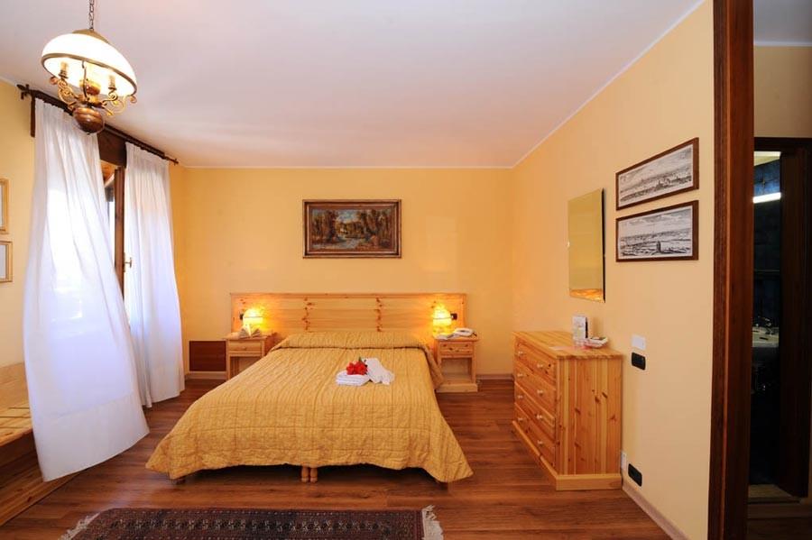 HOTEL SIROS