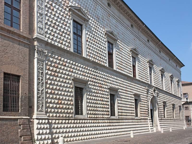Palazzo dei Diamanti