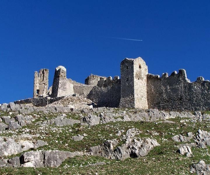 Castello di Avella Diroccato