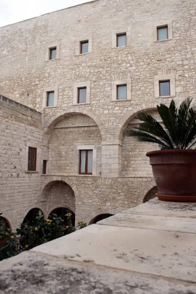 S.MARTIN HOTEL