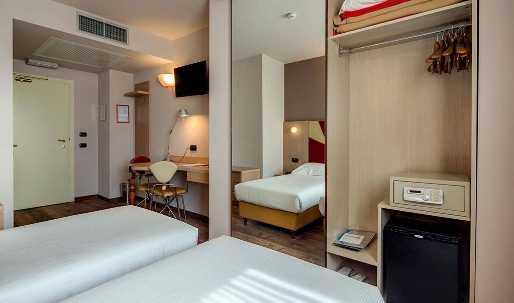 ART & HOTEL