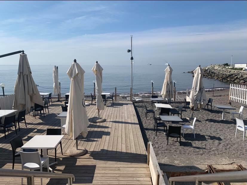 Blunt Beach Club
