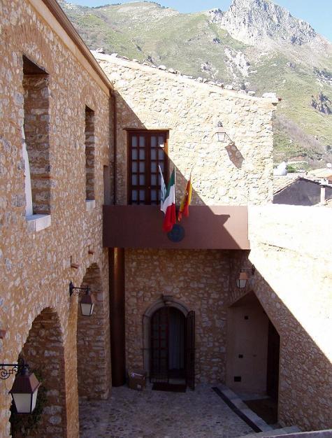 Castello di Longi o Medievale