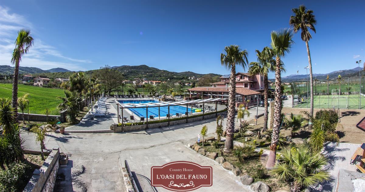 L Oasi del Fauno Country House