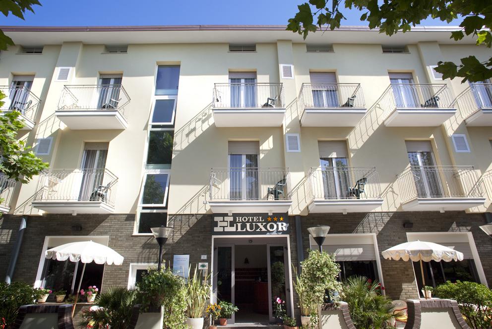 HOTEL LUXOR