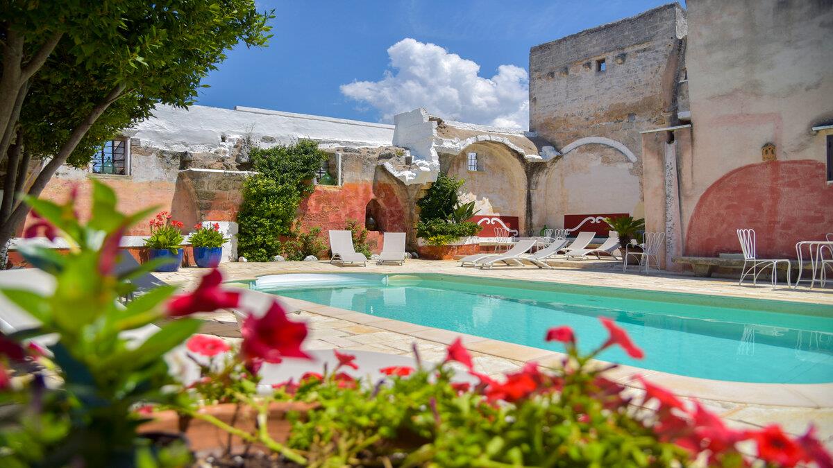MASSERIA LA MACCHIOLA & CORTI DEL MITO
