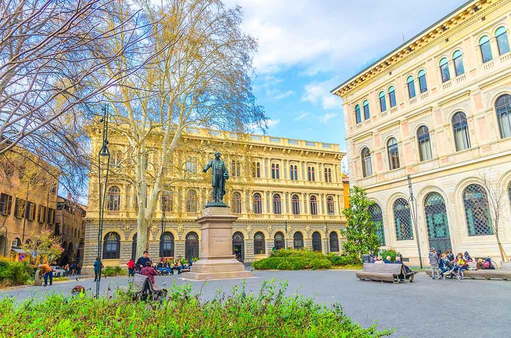 Palazzo Cassa Risparmio