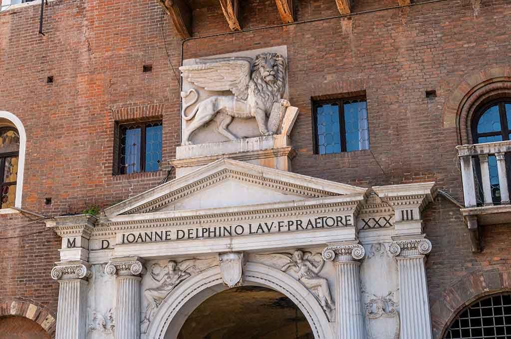Porta dei Leoni