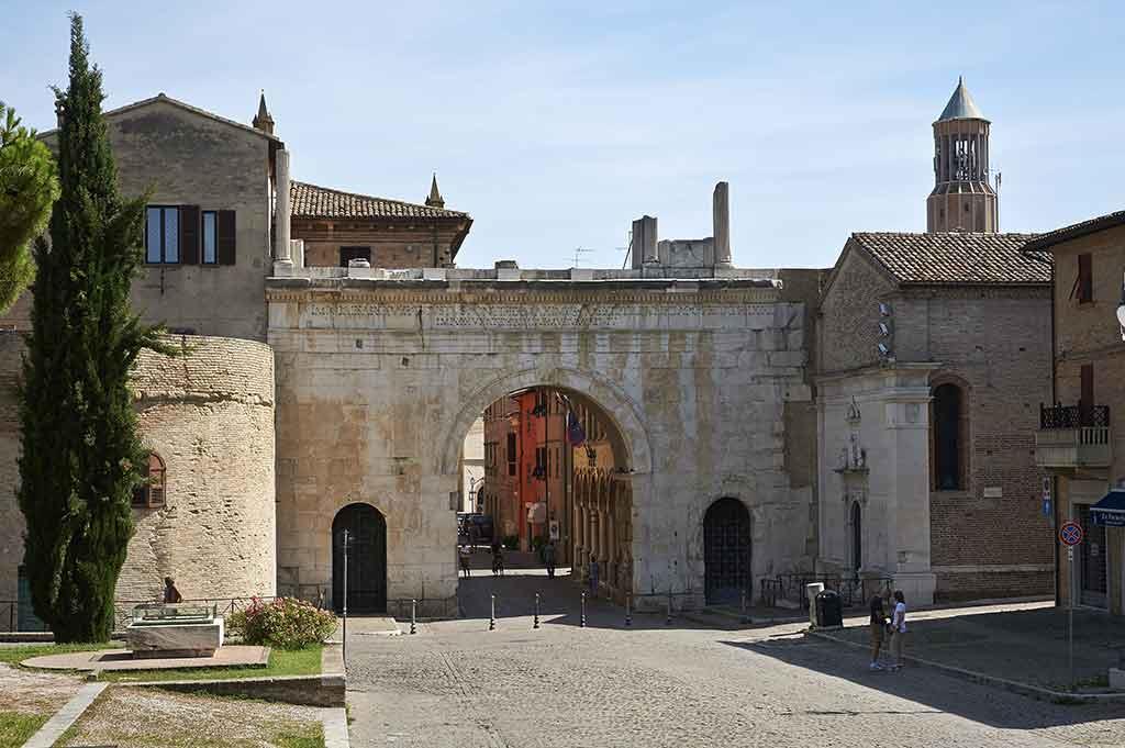 Arco di Augusto