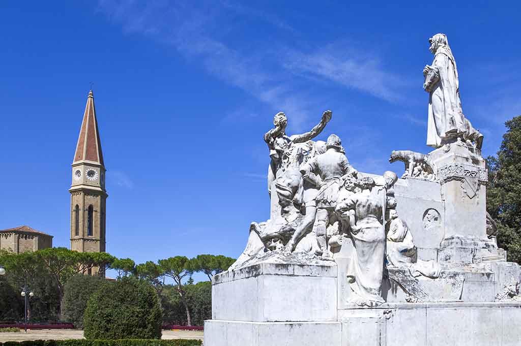 Monumento a Francesco Petrarca