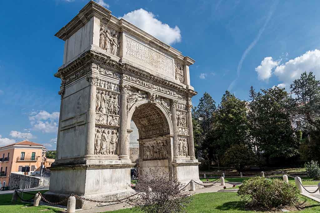 Arco di Traiano