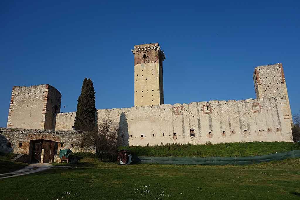 Castello di Montorio