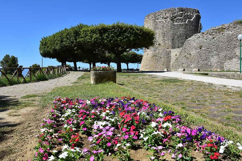 Castello Normanno Diroccato
