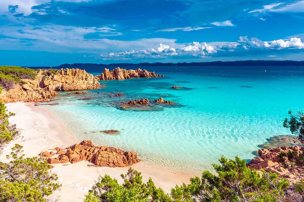 La spiaggia Rosa