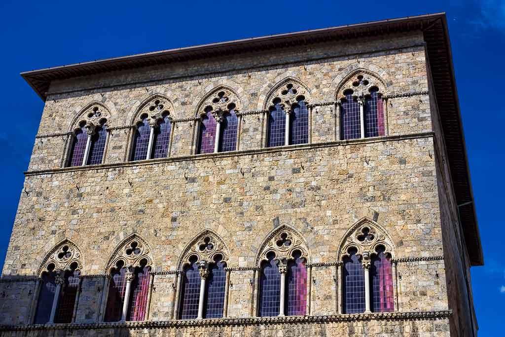 Palazzo Tolomei