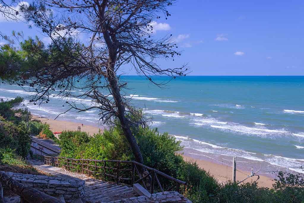spiaggia dei cento scalini