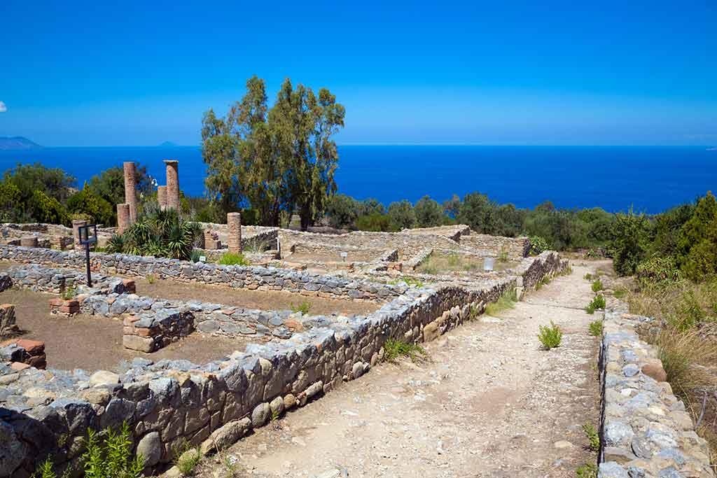 Tindari - Resti Mura di Cinta (396 a.c.)