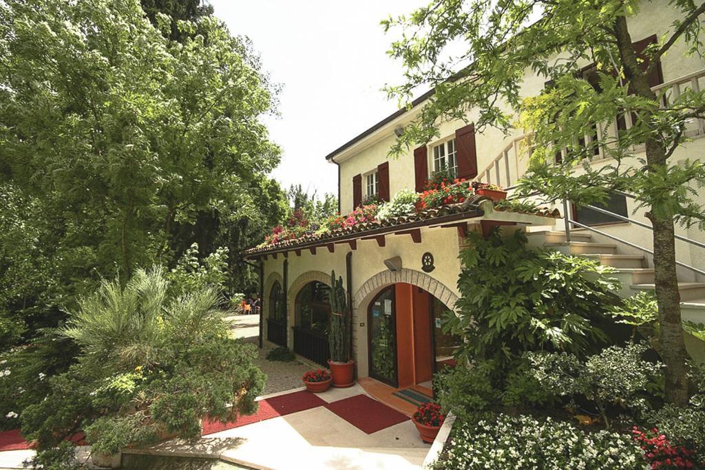 ALBERGO LA GINESTRA