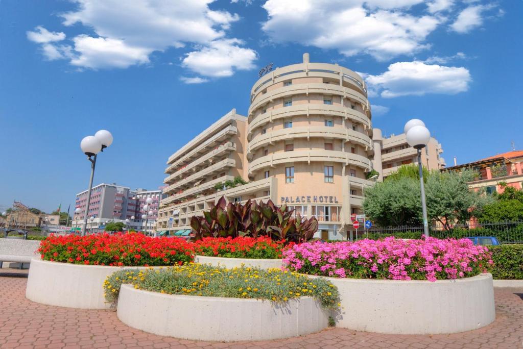 HOTEL PALACE