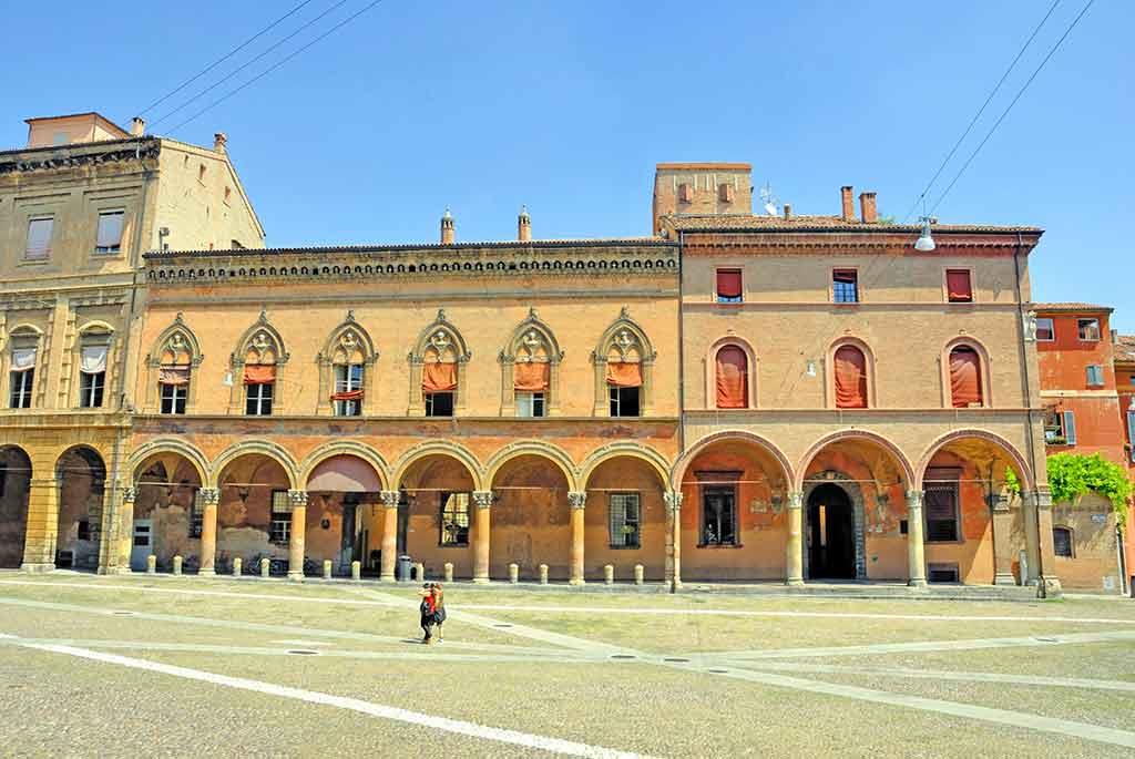 Casa Isolani