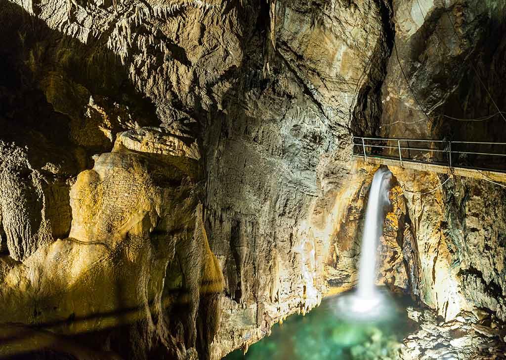 Grotta di Bossea