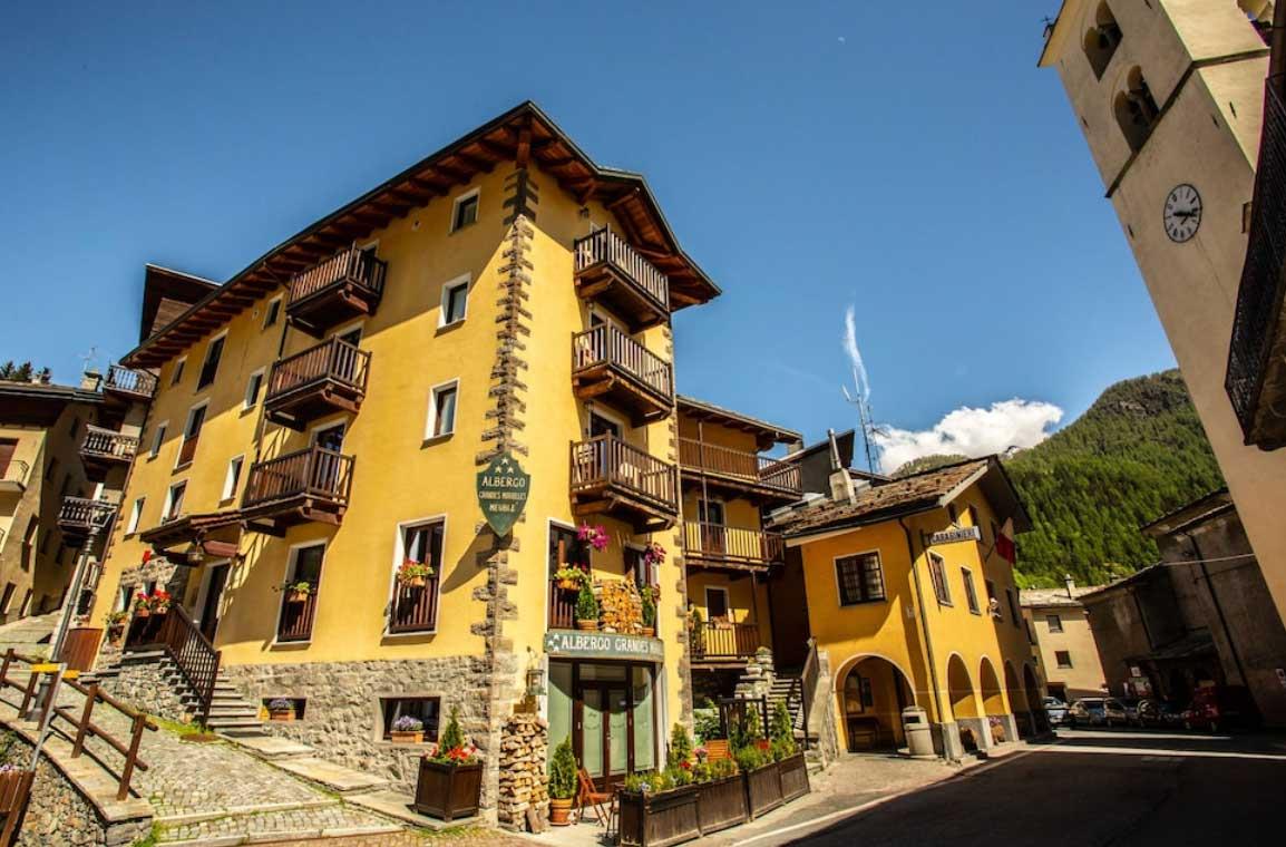 HOTEL MEUBLE GRANDES MURAILLES