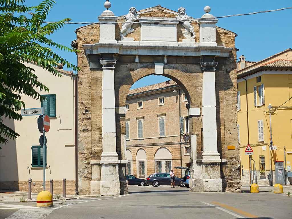 Porta San Mamante
