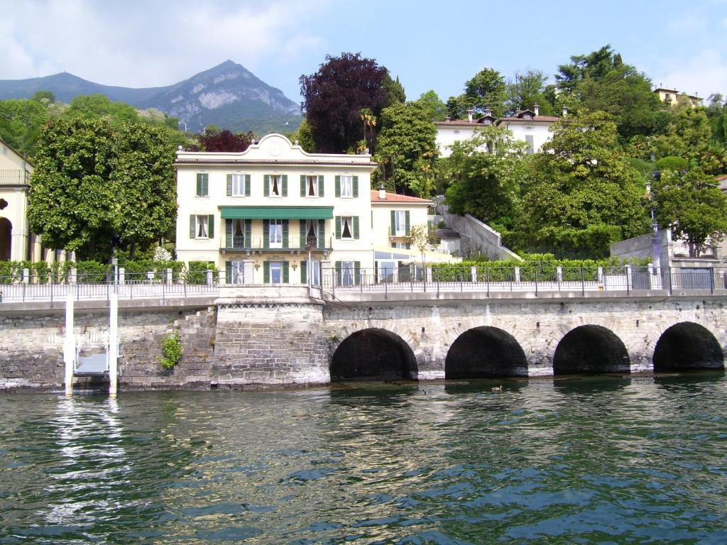 VILLA LA MIRABELLA