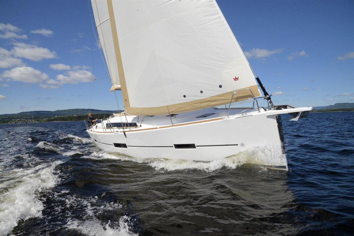 Parallelo 38 Charter