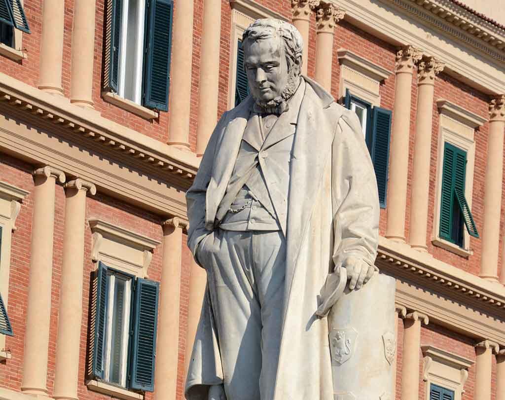Monumento a Cavour