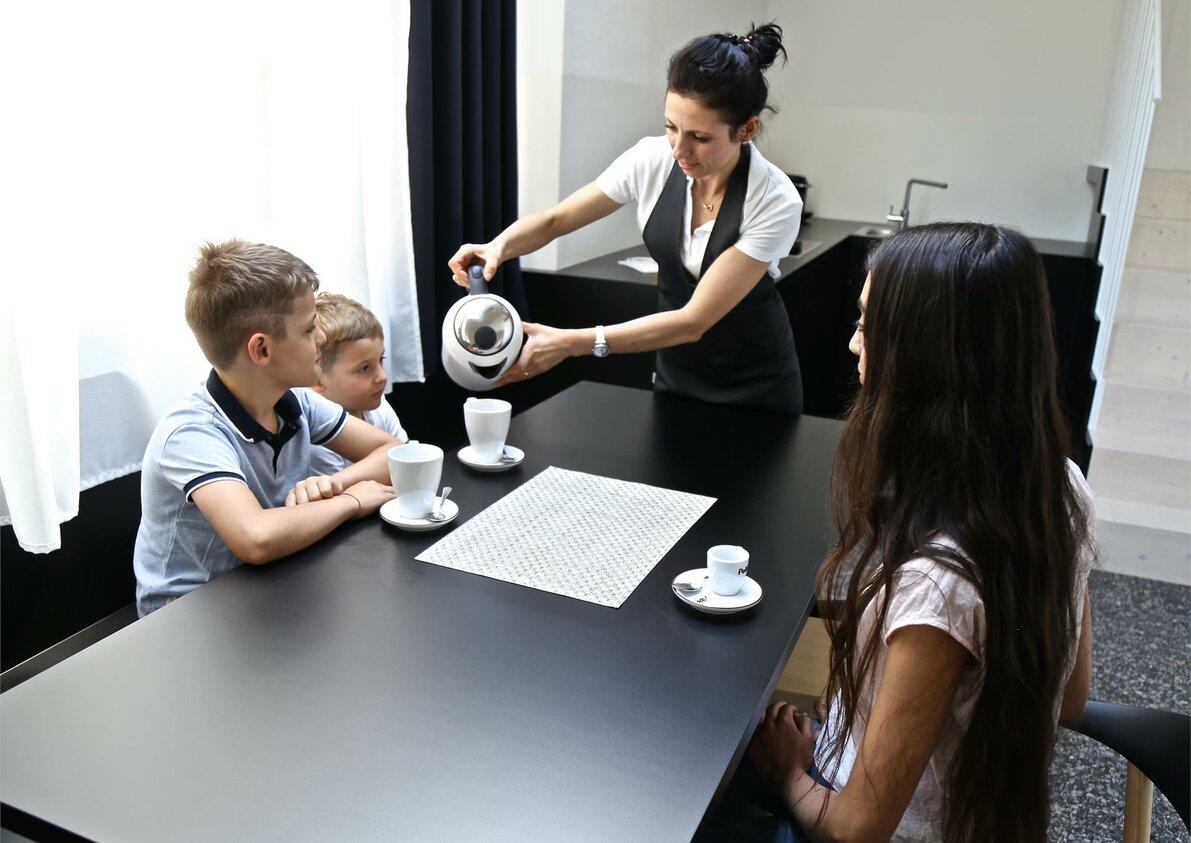 PEPPER LOUNGE & SUITE