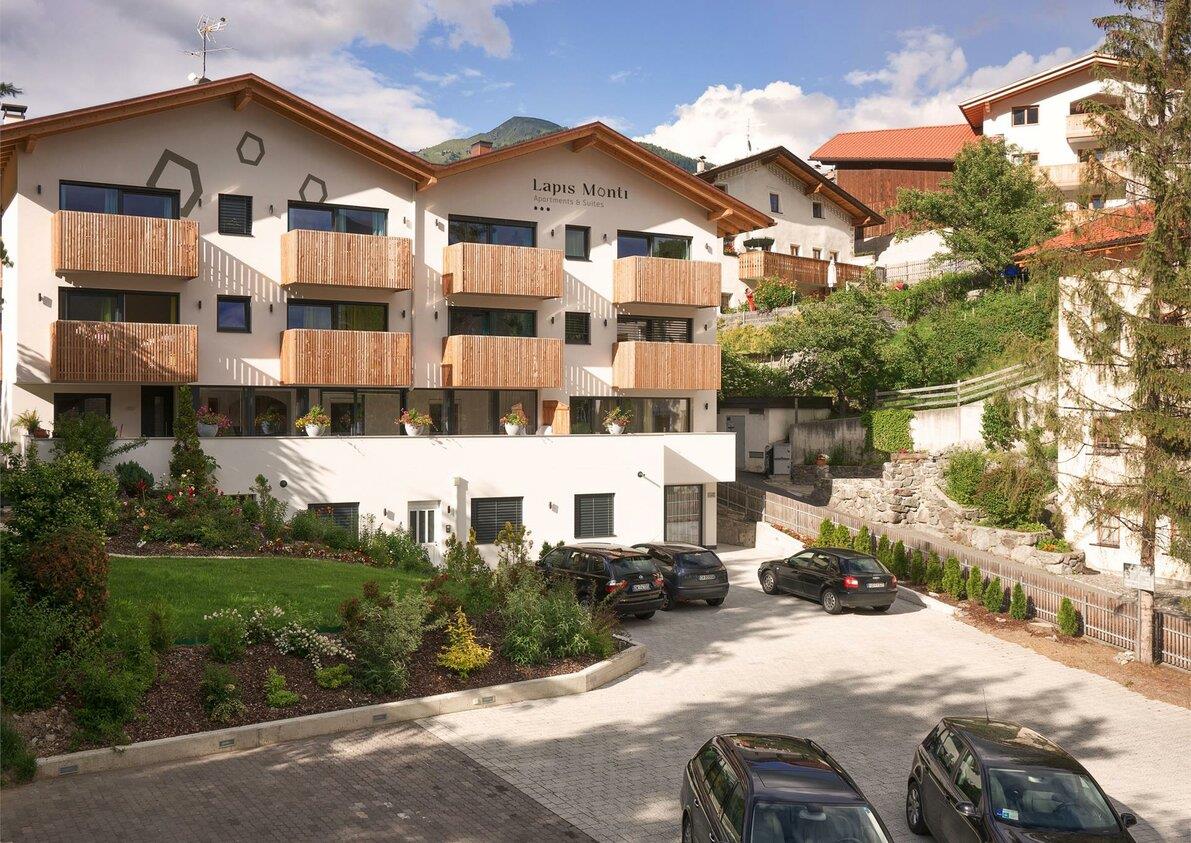 Lapis Monti Apartments & Suites