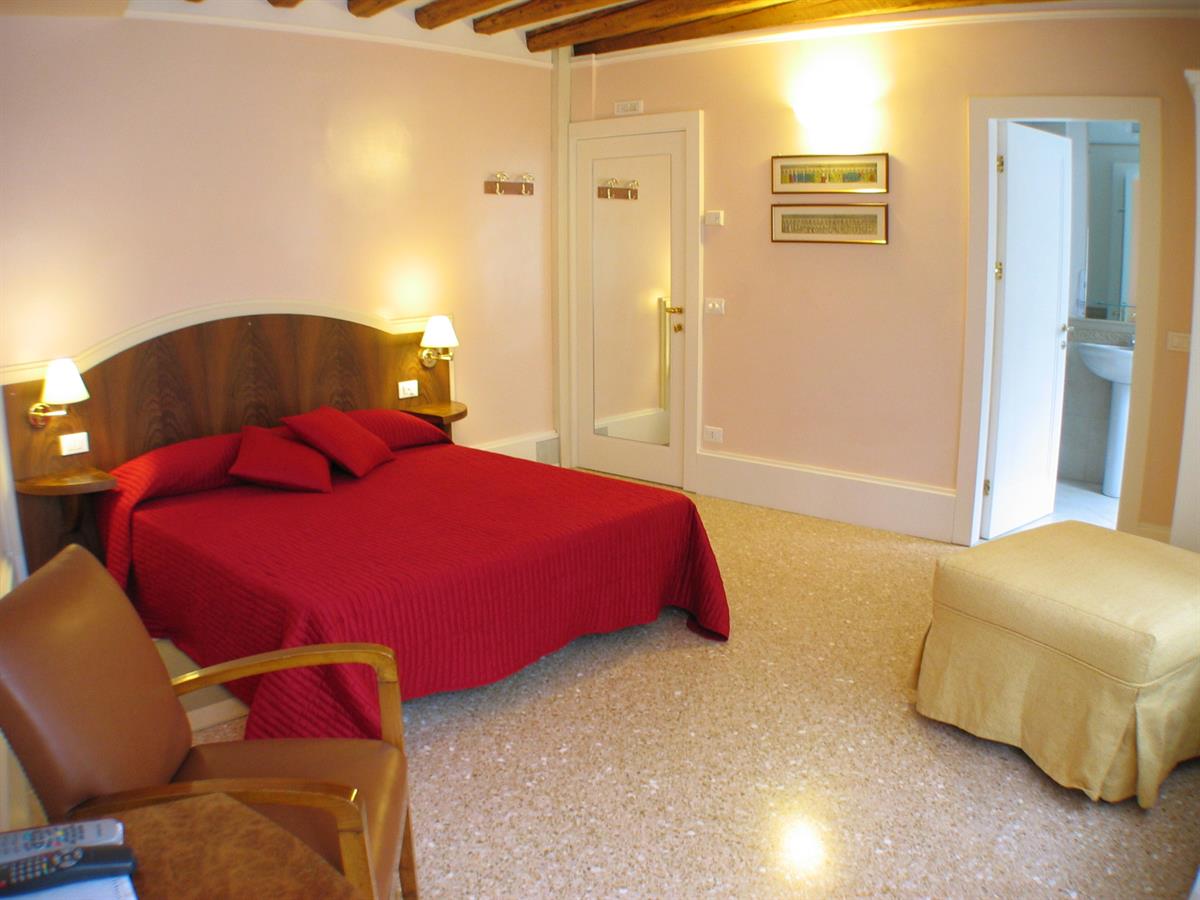 B&B A Le Boteghe Di Clara Tiozzo